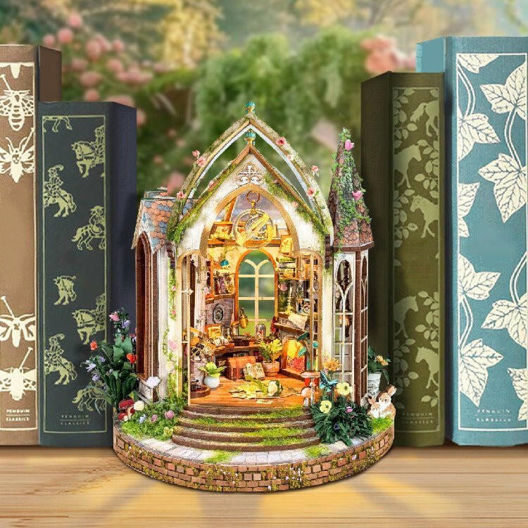 Dreamland Floral Studio – DIY book nook kit, HiNooki (image 1)