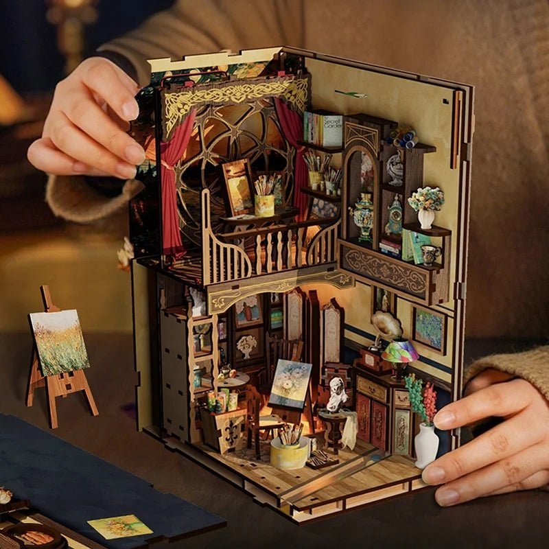 World in a Frame – DIY book nook kit, HiNooki (image 2)
