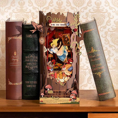 Alice Fall into Wonder – DIY book nook kit, HiNooki (image 4)