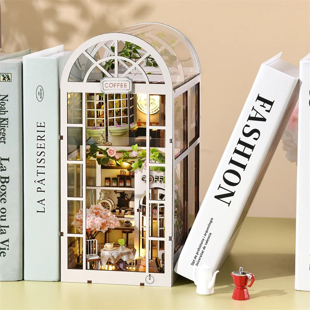 Coffee Garden – DIY book nook kit, HiNooki (image 5)