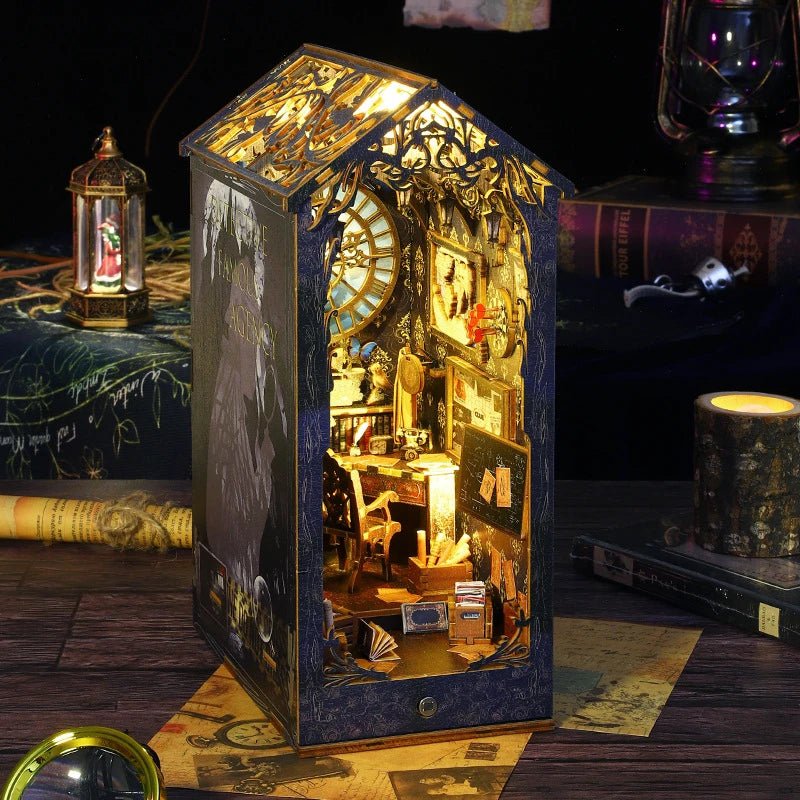 Detective Agency – DIY book nook kit, HiNooki (image 4)
