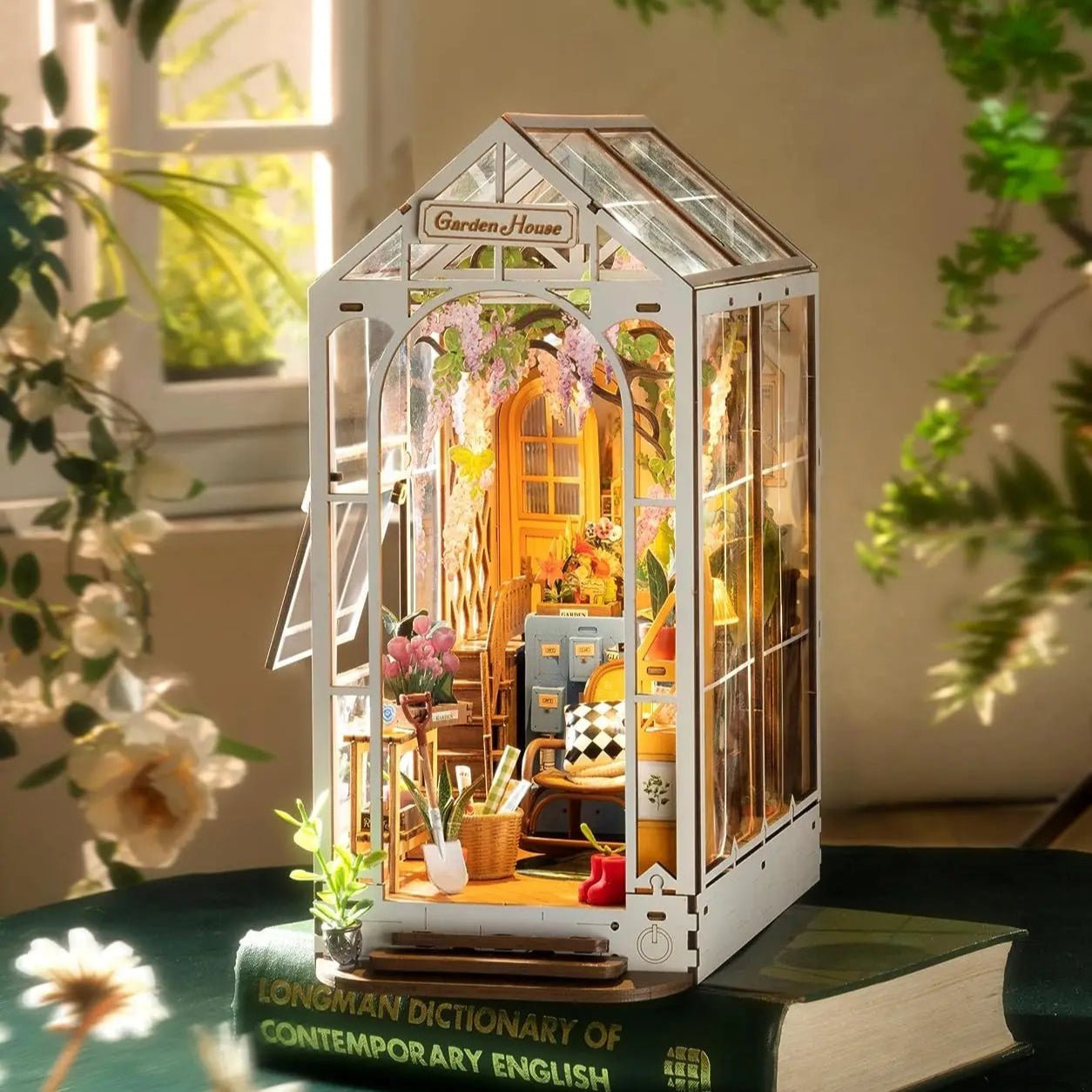 Garden House – DIY book nook kit, HiNooki (image 1)