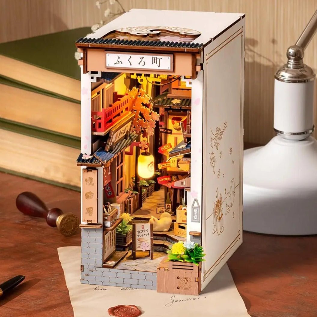 Sakura Izakaya Alley – DIY book nook kit, HiNooki (image 1)